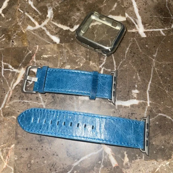 42mm watch band and screen protector - Picture 3 of 3